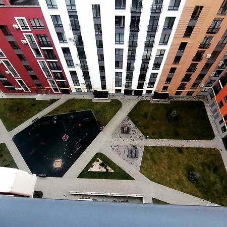 Apartamento Новобудова Сам Центр Жк "Семицвіт" Leópolis Exterior foto