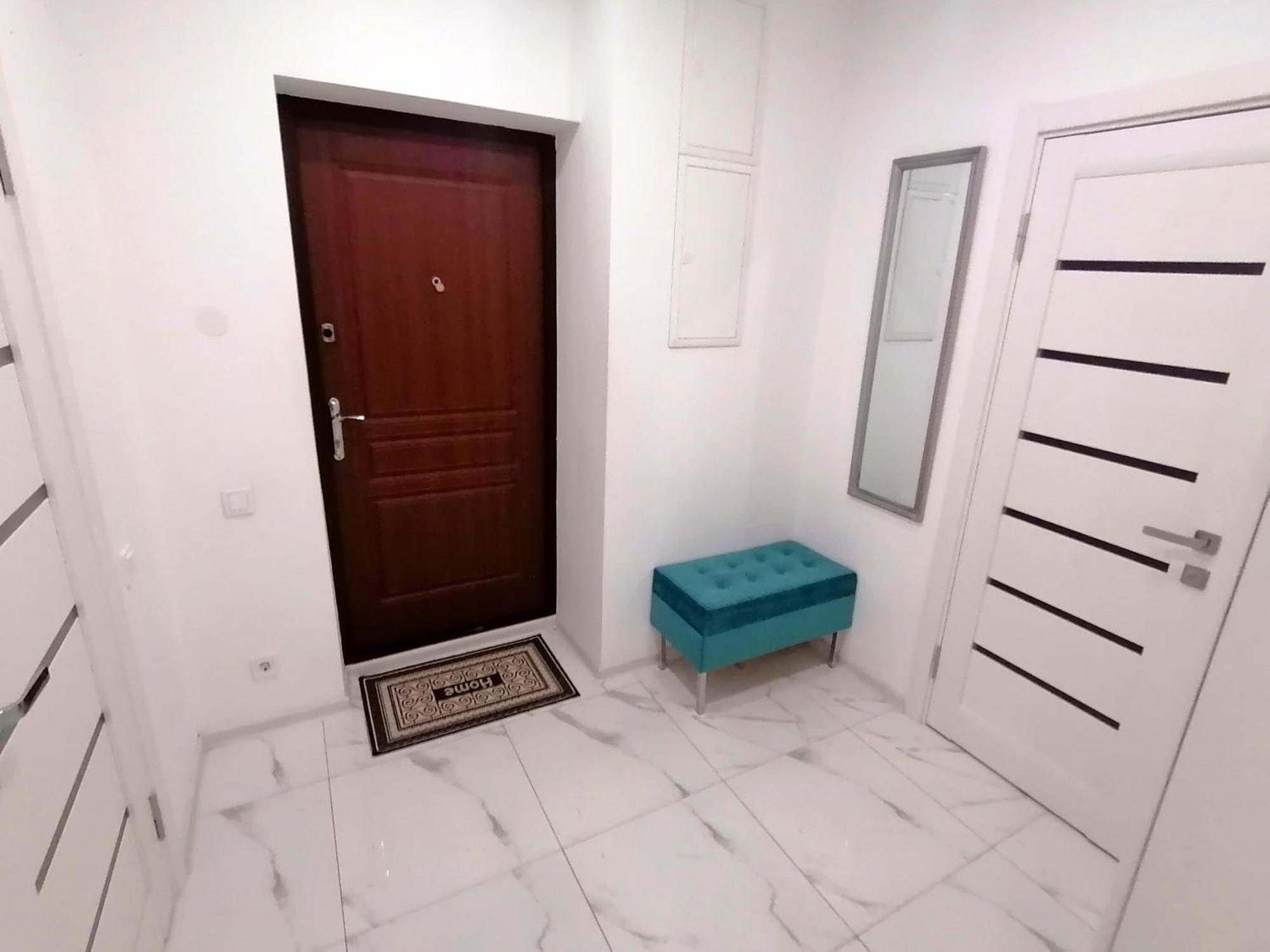 Apartamento Новобудова Сам Центр Жк "Семицвіт" Leópolis Exterior foto