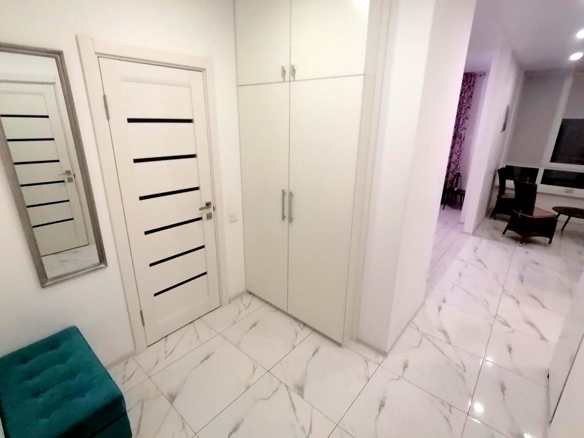 Apartamento Новобудова Сам Центр Жк "Семицвіт" Leópolis Exterior foto