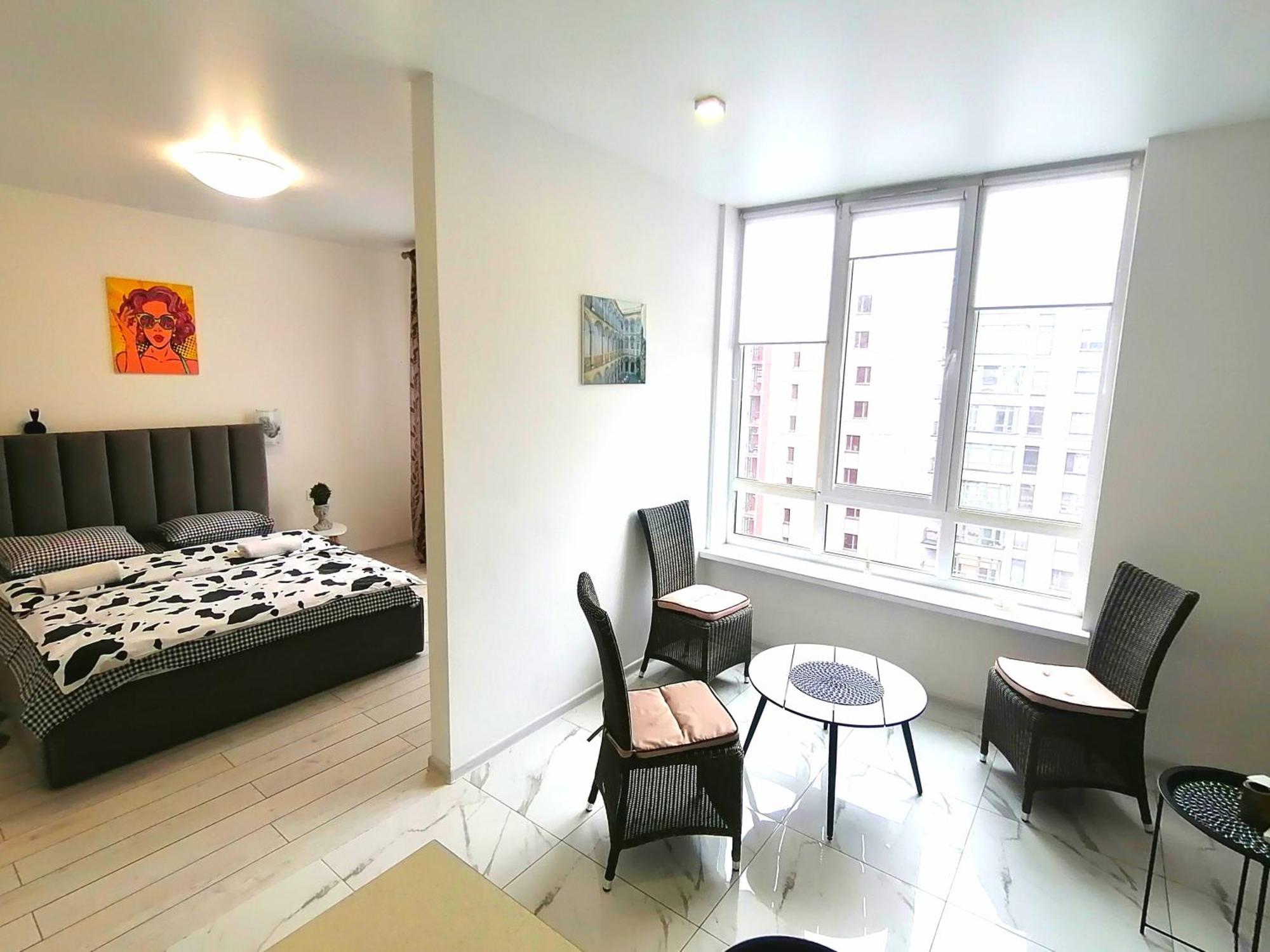 Apartamento Новобудова Сам Центр Жк "Семицвіт" Leópolis Exterior foto