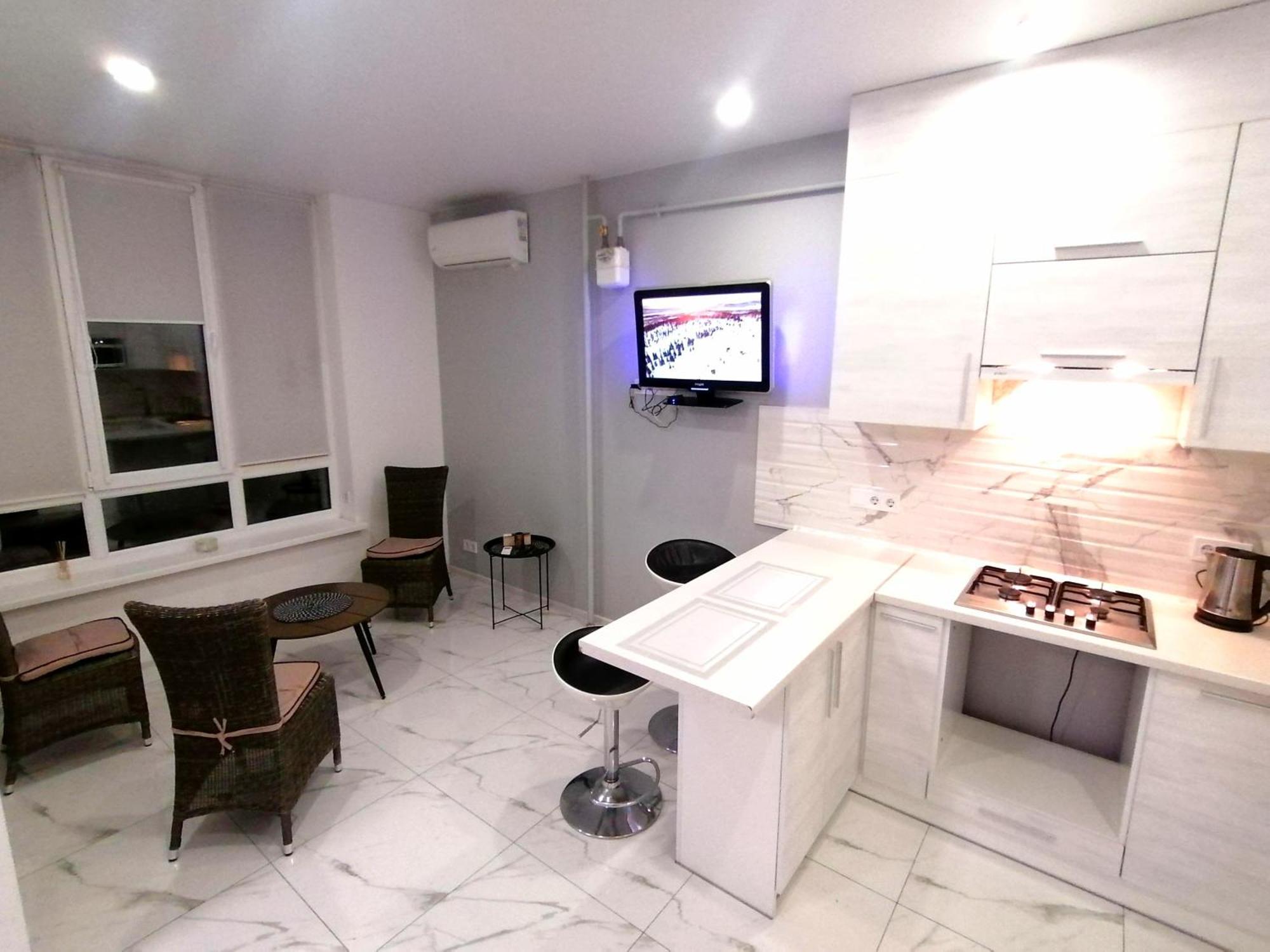Apartamento Новобудова Сам Центр Жк "Семицвіт" Leópolis Exterior foto