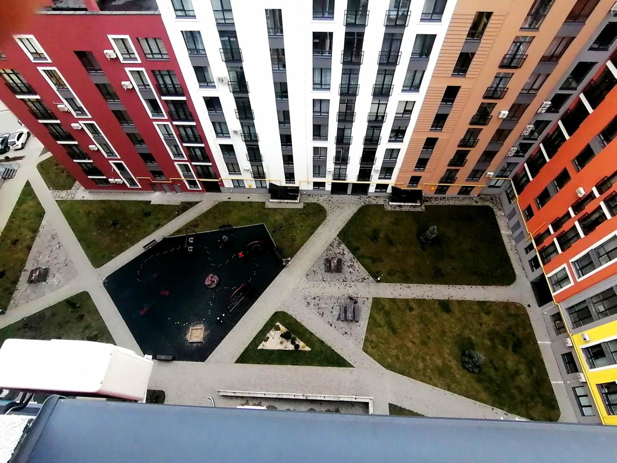 Apartamento Новобудова Сам Центр Жк "Семицвіт" Leópolis Exterior foto